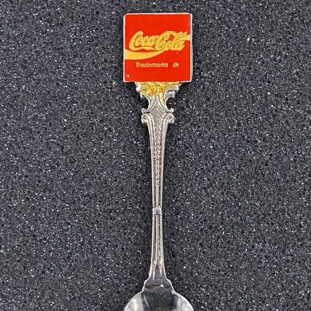 VINTAGE 1991 COCA COLA COLLECTIBLE METAL SPOON MADE IN NEW ZEALAND